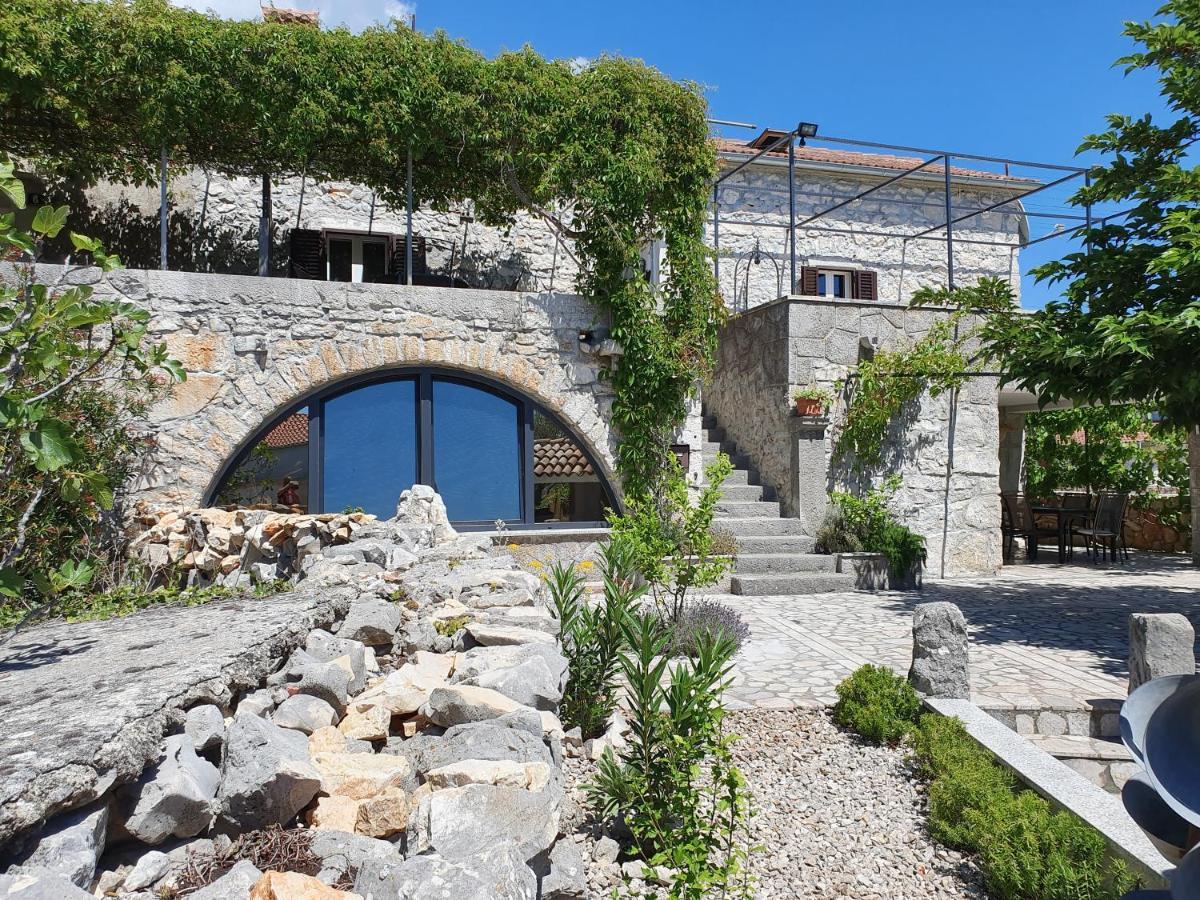 Villa Diny With Pool Pinezići Eksteriør bilde