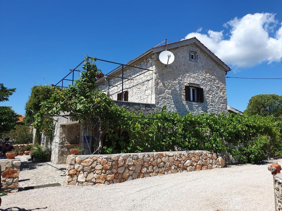 Villa Diny With Pool Pinezići Eksteriør bilde