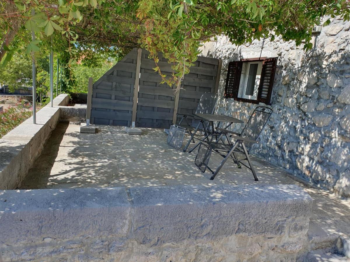 Villa Diny With Pool Pinezići Eksteriør bilde
