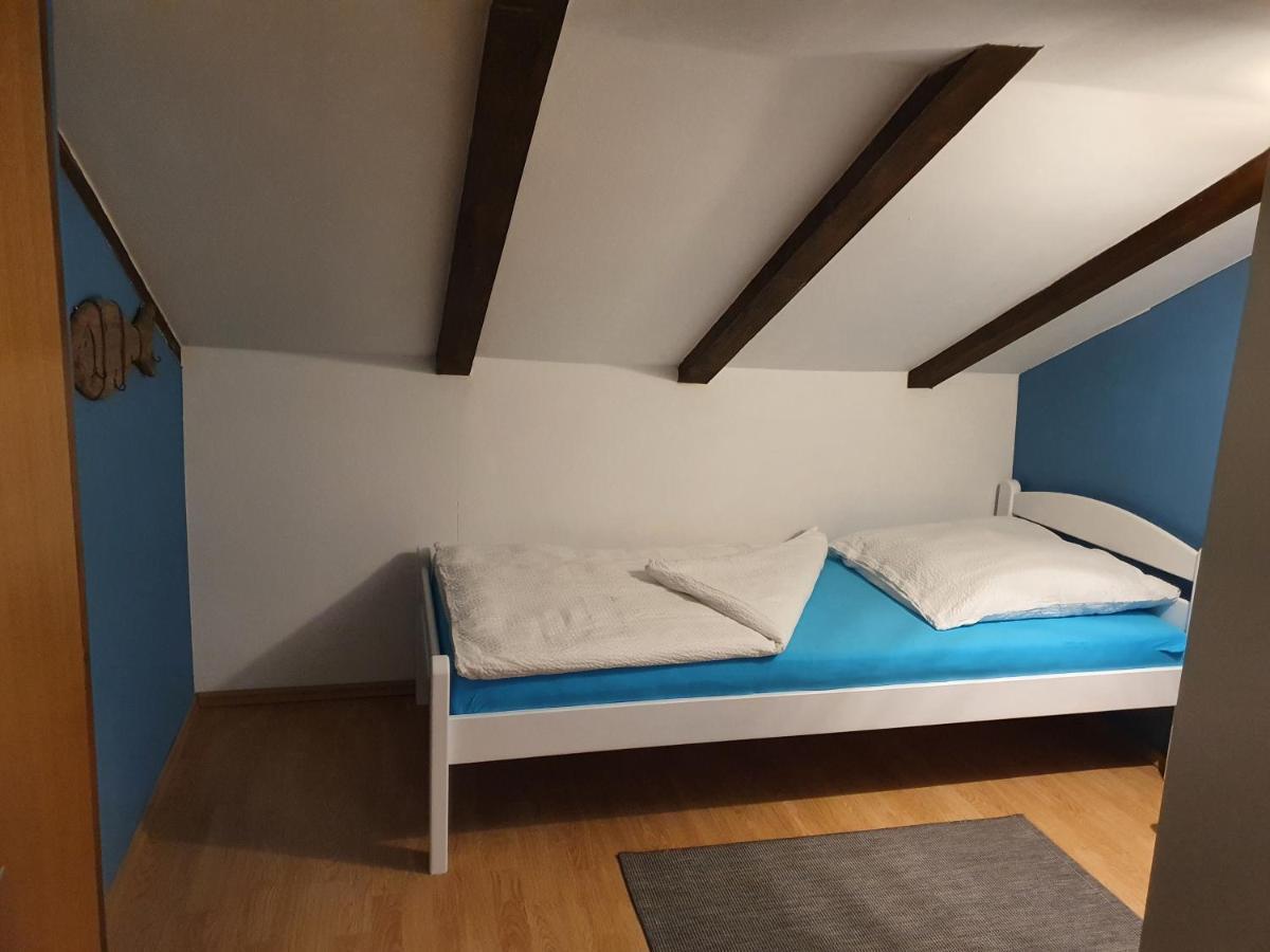 Villa Diny With Pool Pinezići Eksteriør bilde