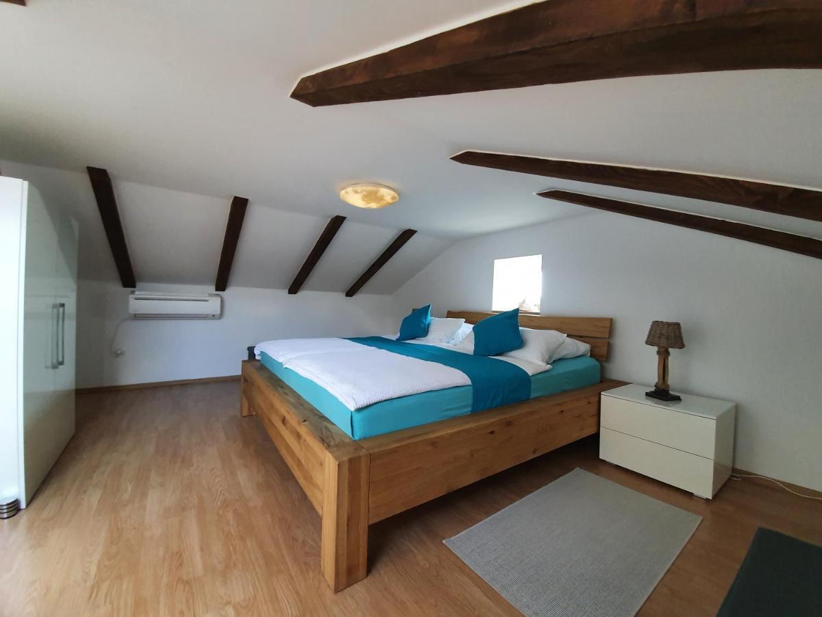 Villa Diny With Pool Pinezići Eksteriør bilde